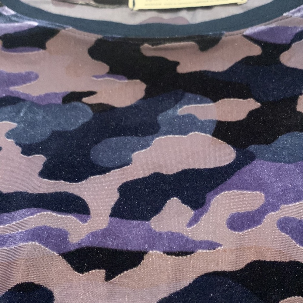 We the Free indigo camo t-shirt - medium - Picture 7 of 7